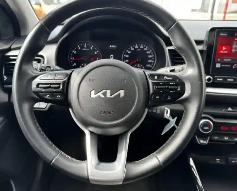 Kia Autre Essence 2022 - Vue 4