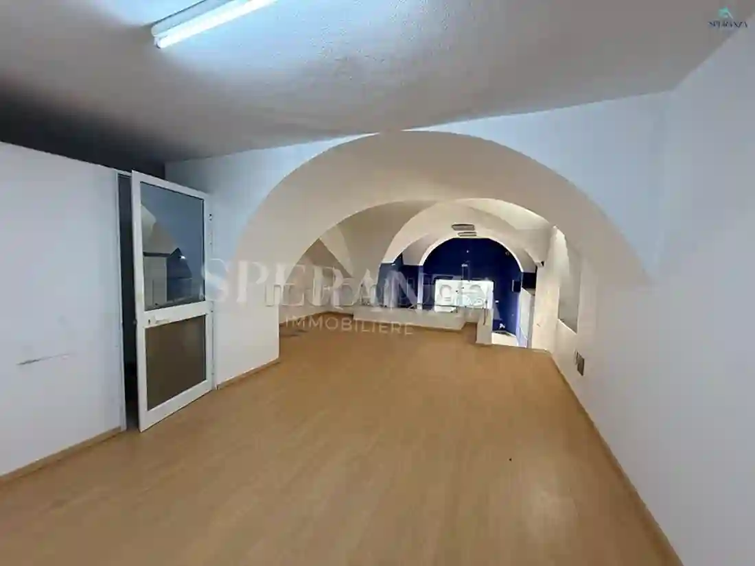 Location Local Commercial Adri - Vue 3