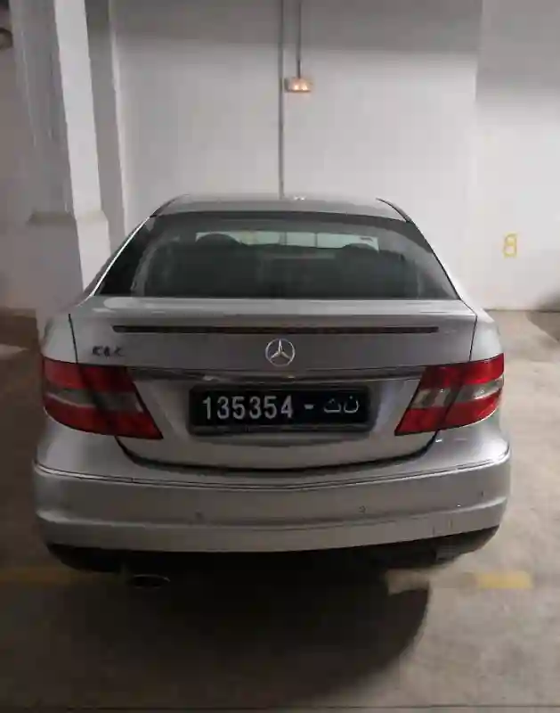 Mercedes Classe C Essence 2009 - Vue 4