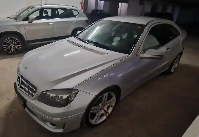 Mercedes Classe C Essence 2009 - Vue 7