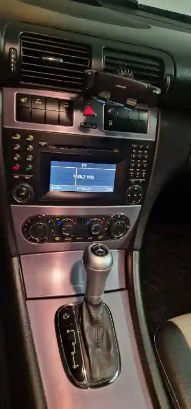 Mercedes Classe C Essence 2009 - Vue 8