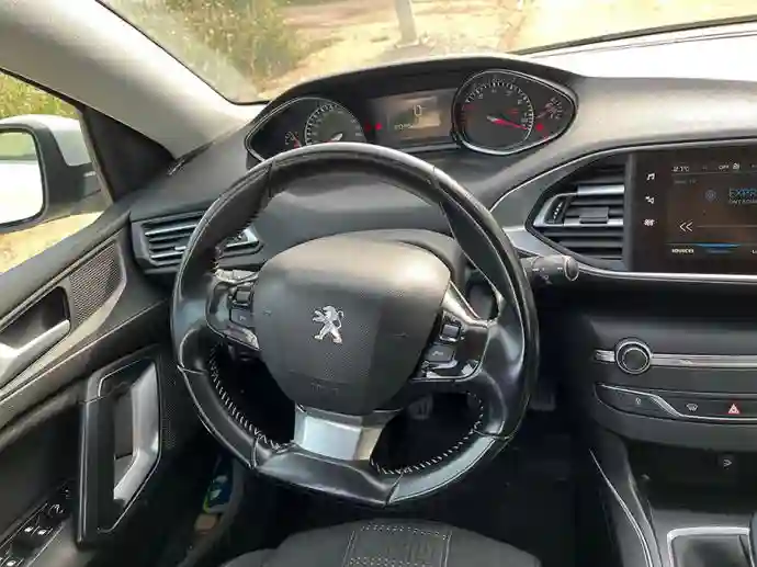 Peugeot 308 - Vue 5
