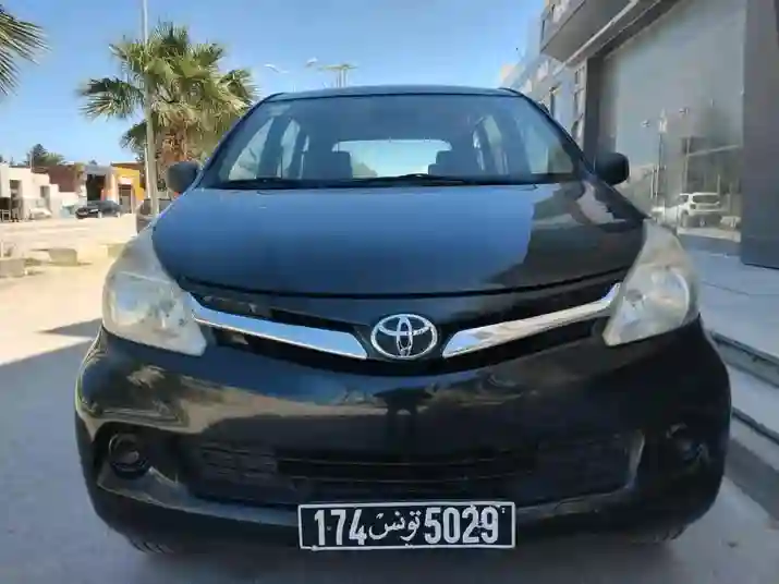 Toyota Avanza - Vue 3