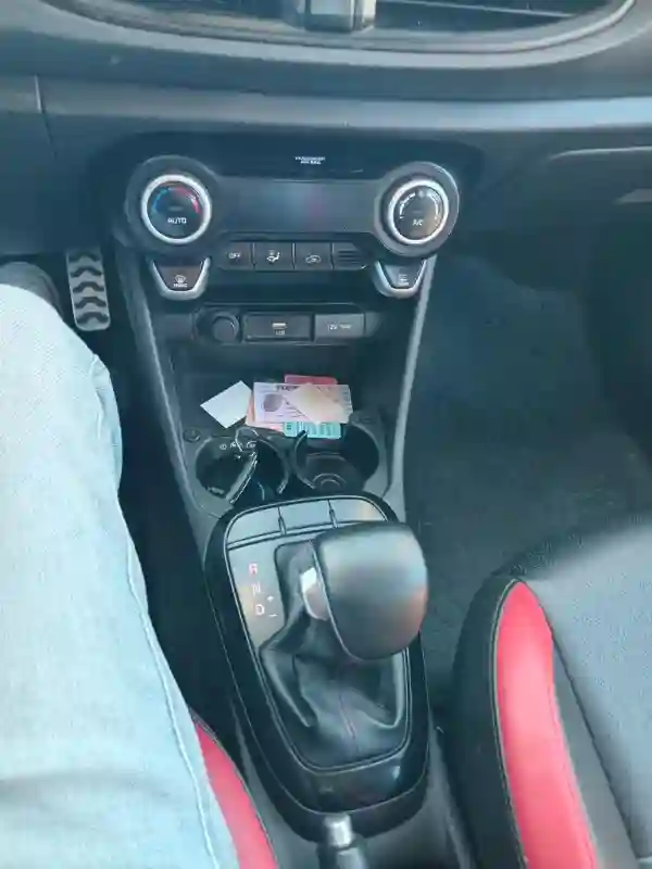 Kia Picanto Essence 2021 - Vue 5