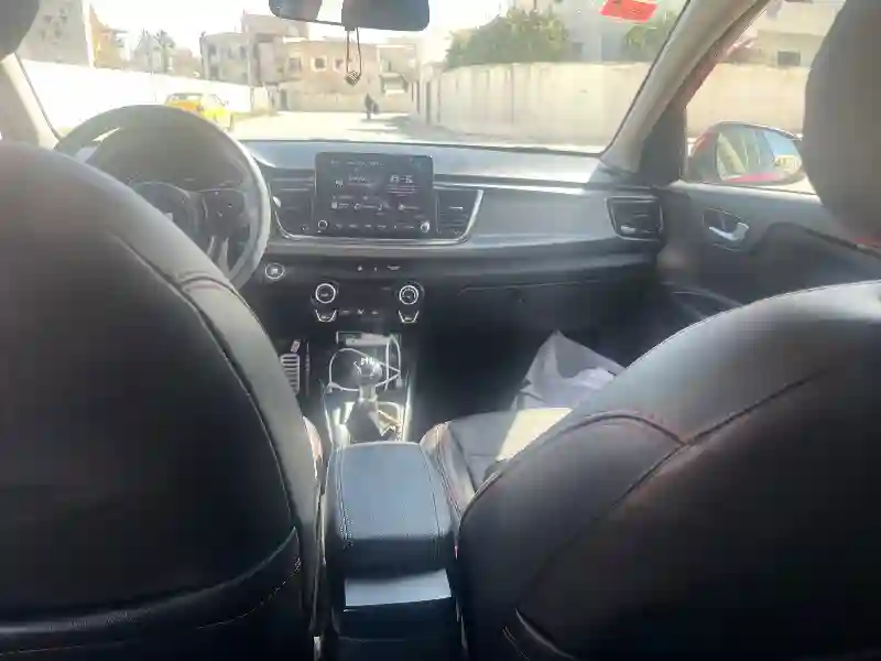 Kia RIO Essence 2022 - Vue 2
