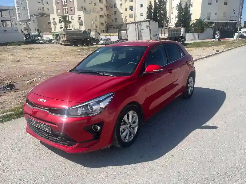 Kia RIO Essence 2022 - Vue 3