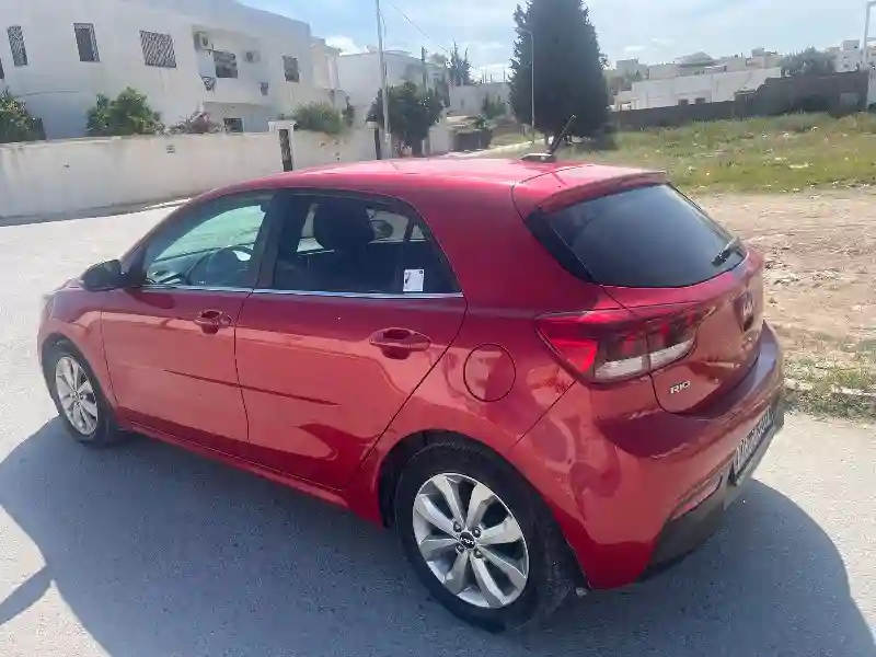 Kia RIO Essence 2022 - Vue 4