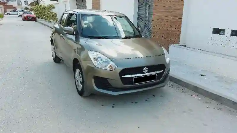 Suzuki Swift Essence 2021excellent État Première Main - Vue 2