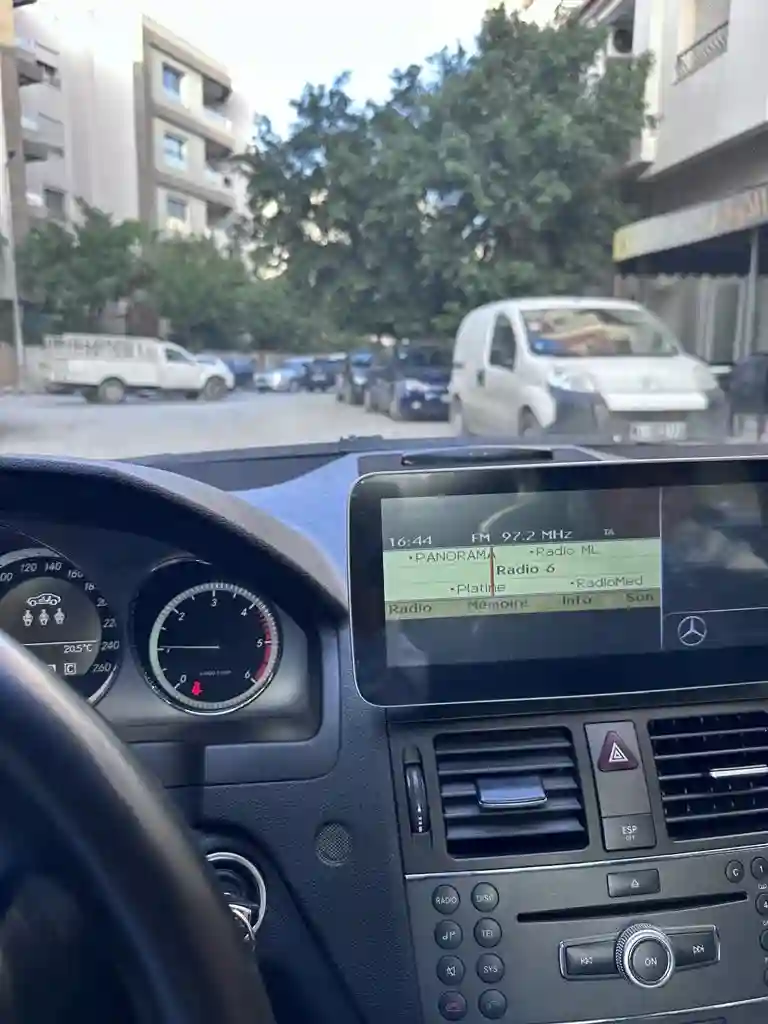 Mercedes C200 - Vue 4