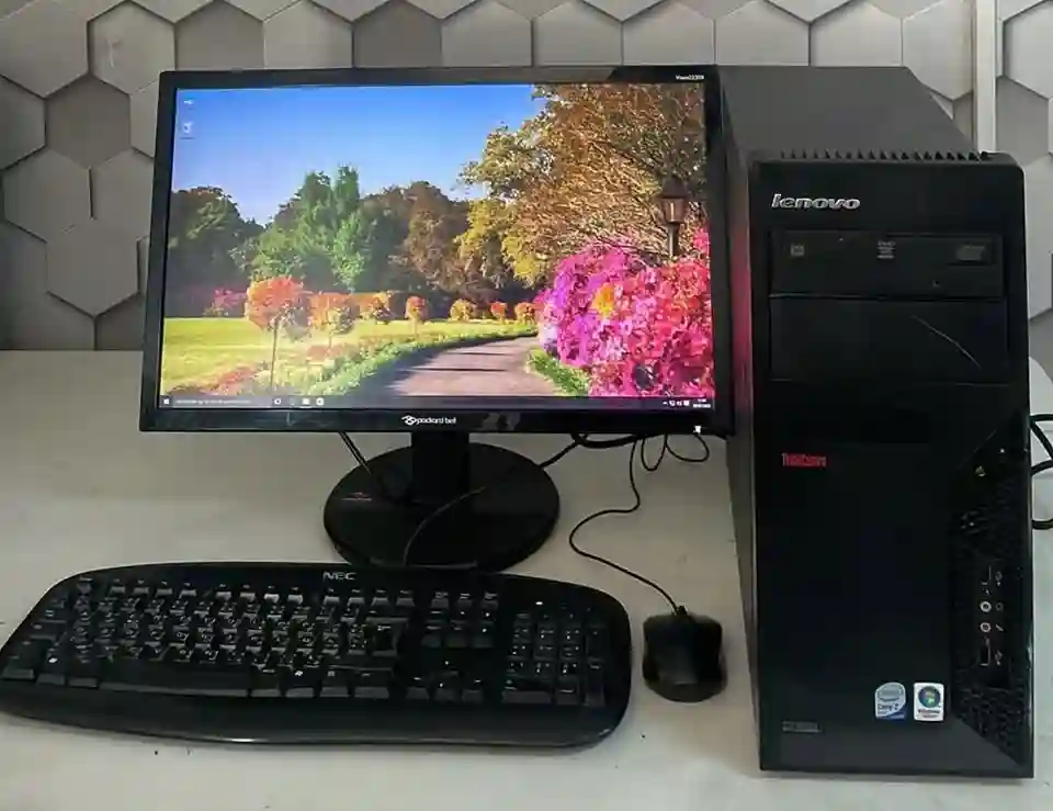 Pc Bureau Lenovo i3 4eme Génération 8G 500g380dt - Vue 3