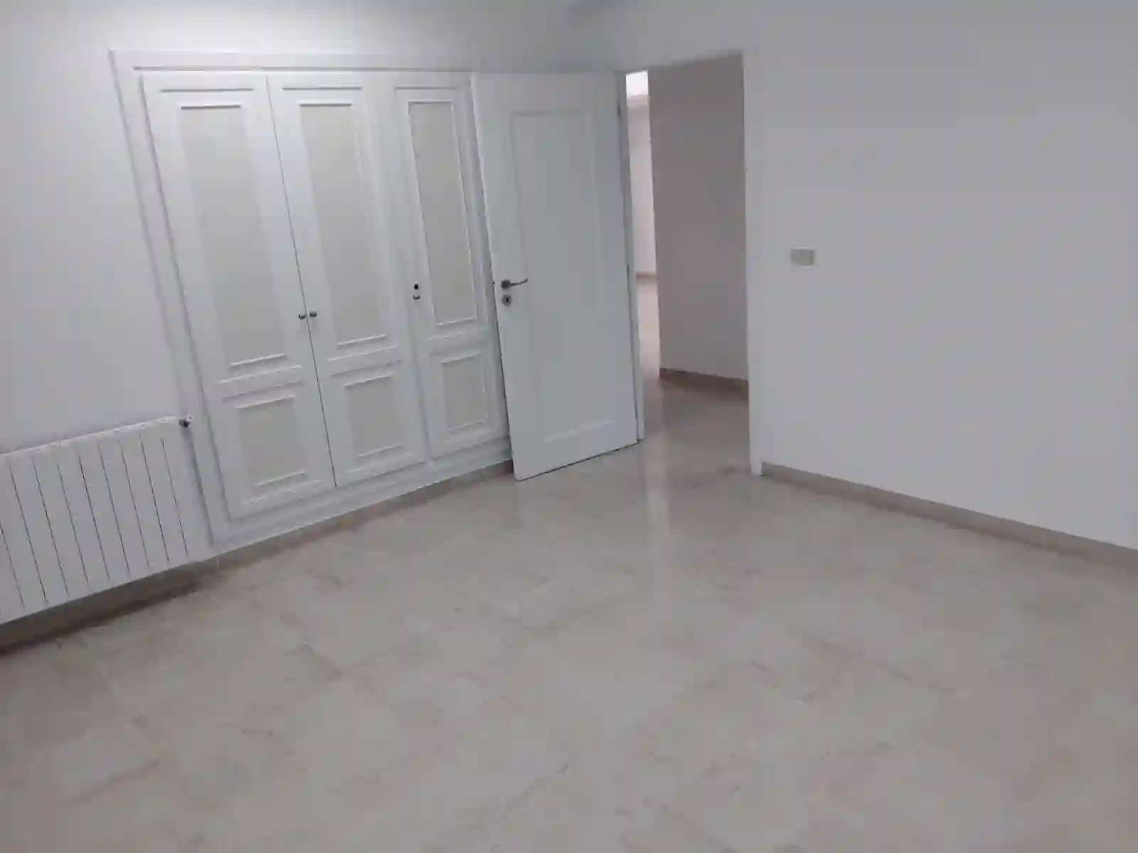S2 a Ennasr sur L'avenue Hedi Nouira à Cite Ennasr 2