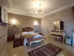 Villa s+5 Avec Piscine à la Soukra Zvv173