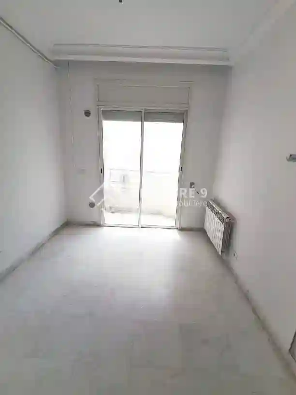 Un s1 de 55m2 à Cité les Palmeraies à El Aouina - Vue 2