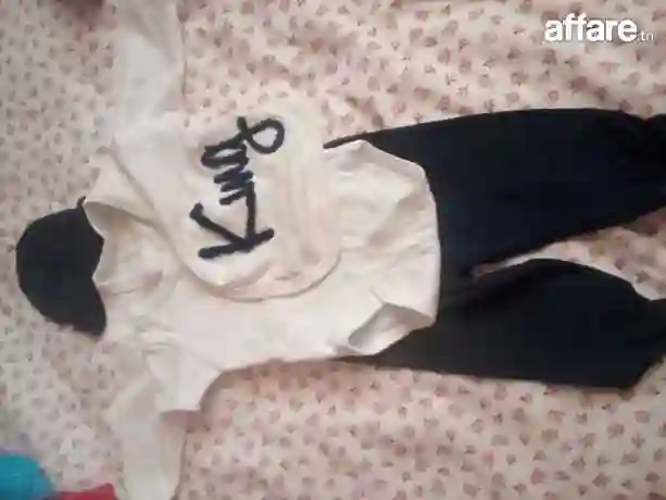Plusieurs Vêtement Bébé Nouveau-né à Vendre