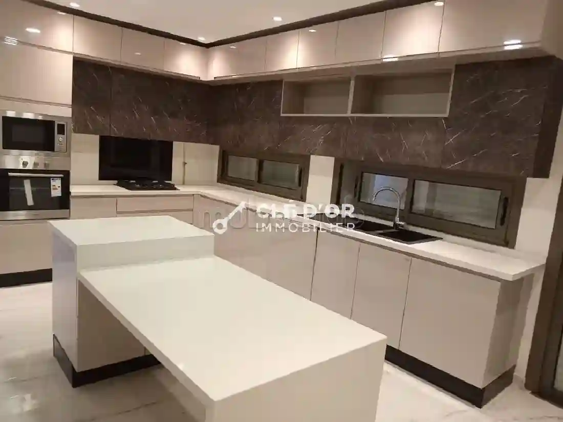 Penthouse à Louer à Gammarth Supérieur - Vue 2