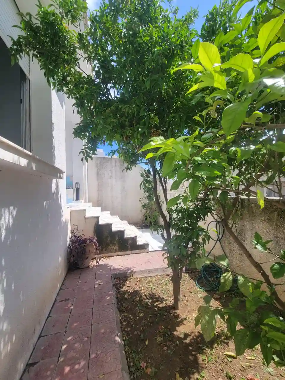 Villa Semi Meublé Triplex à Bizerte - Vue 1