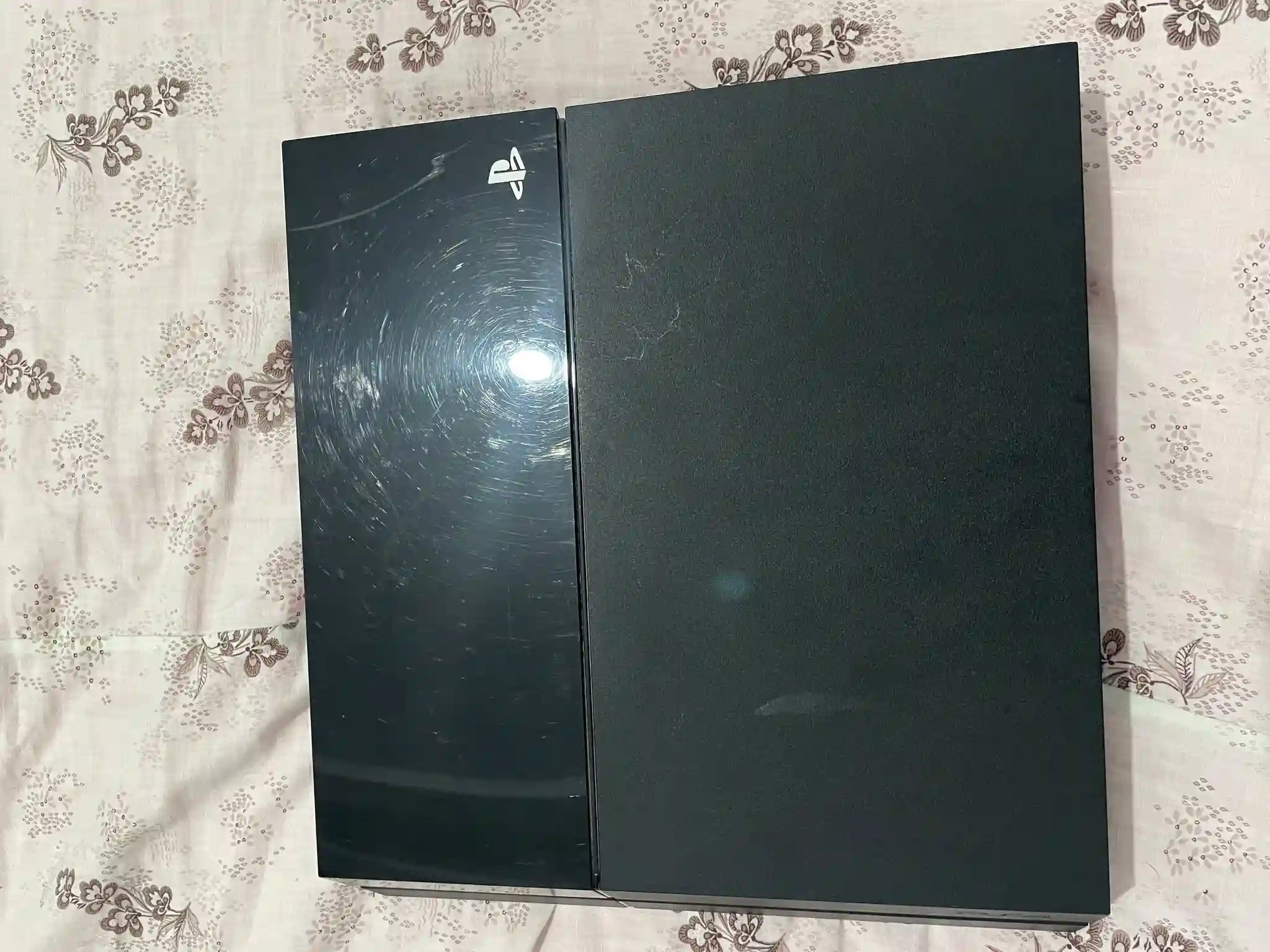 Ps4 Avec 3 Manettes et cd gta 5 à Ain Zaghouan - Vue 1