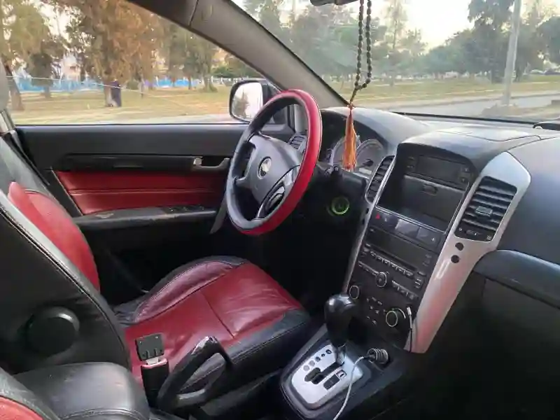 Voiture Chevrolet Captiva - Vue 4