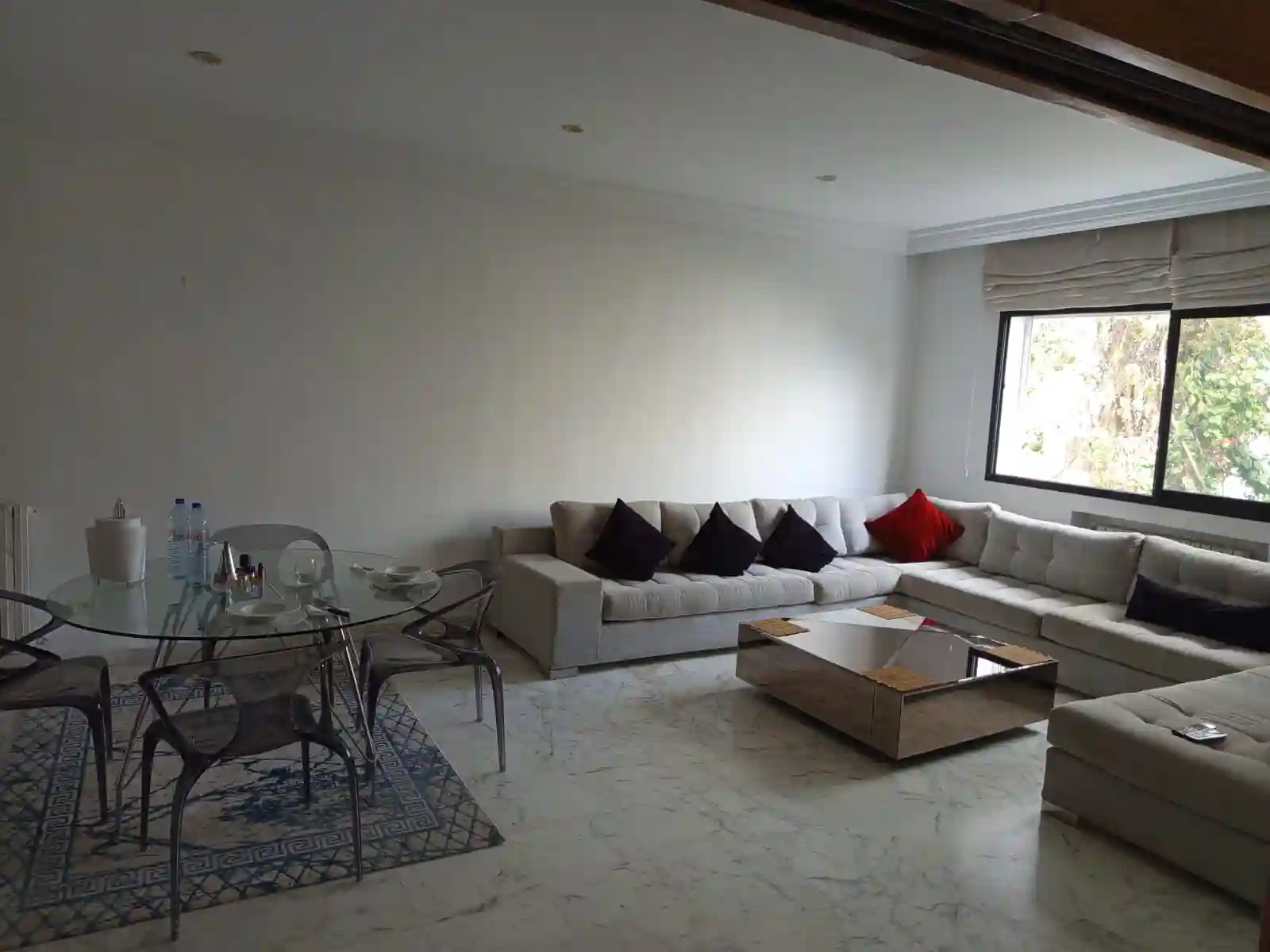 Spatieuse Villa sur Arthère Principale à Manar2 à El Manar 2 - Vue 1