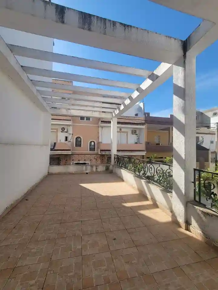 Belle Villa Duplex à Bizerte - Vue 4