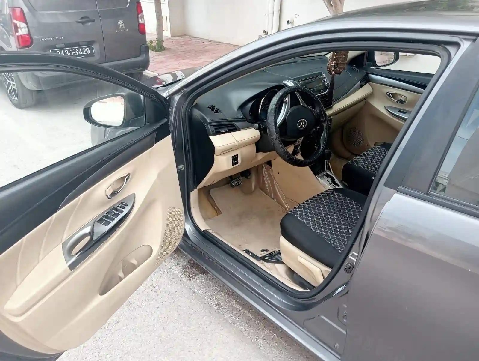 Toyota Yaris à Ain Zaghouan - Vue 3
