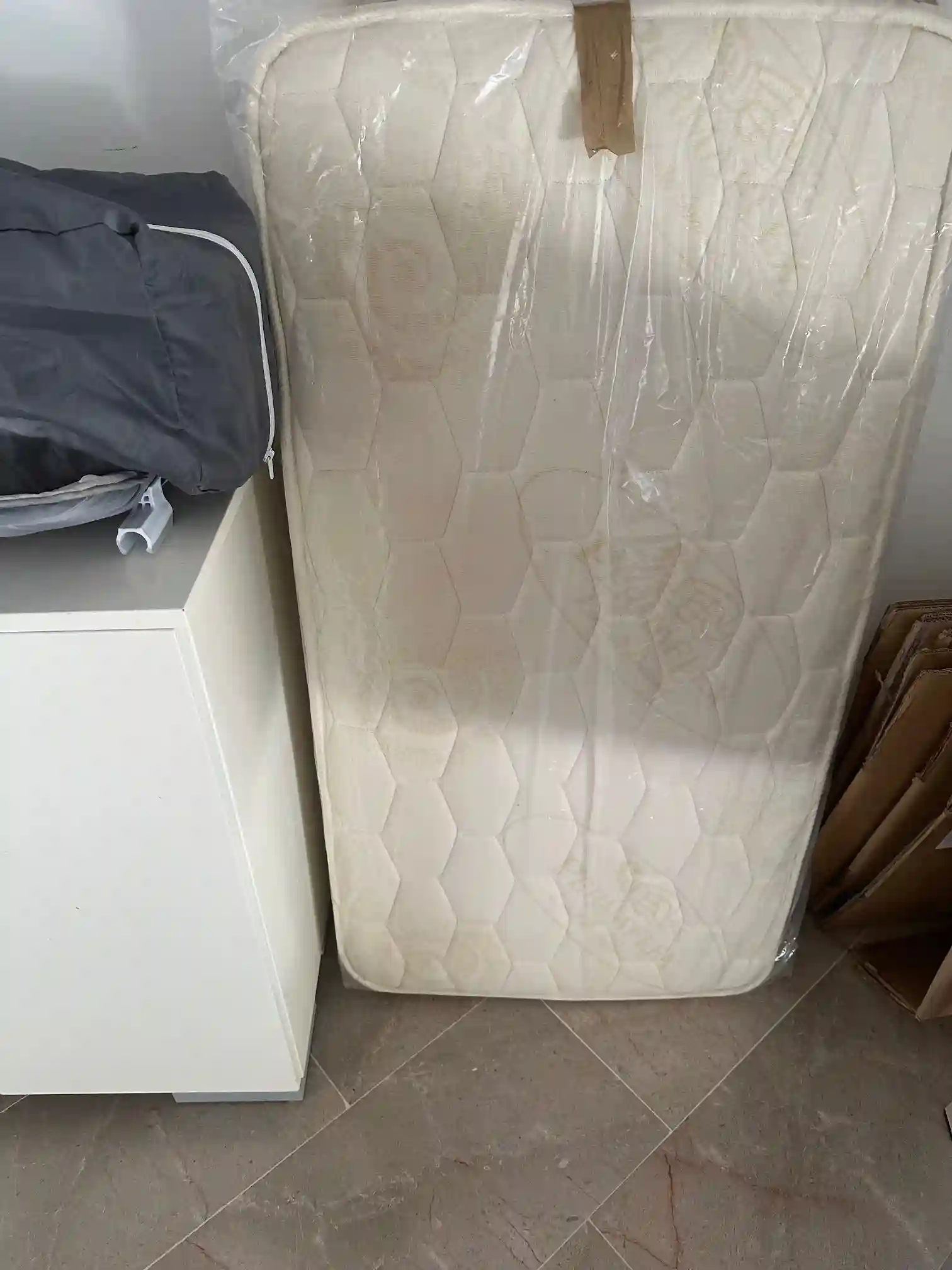 Lit + Matelas + Siège Auto + Chaise Haute + Meuble Enfant - Vue 2