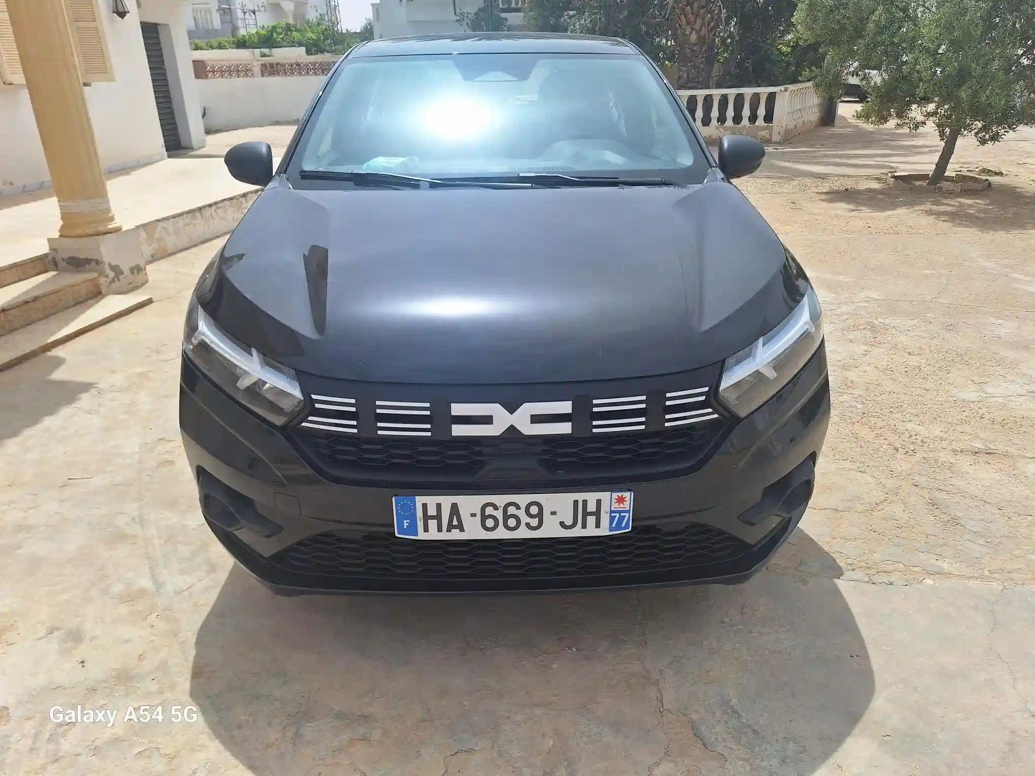 Dacia Sandrio à El Hichem - Vue 1