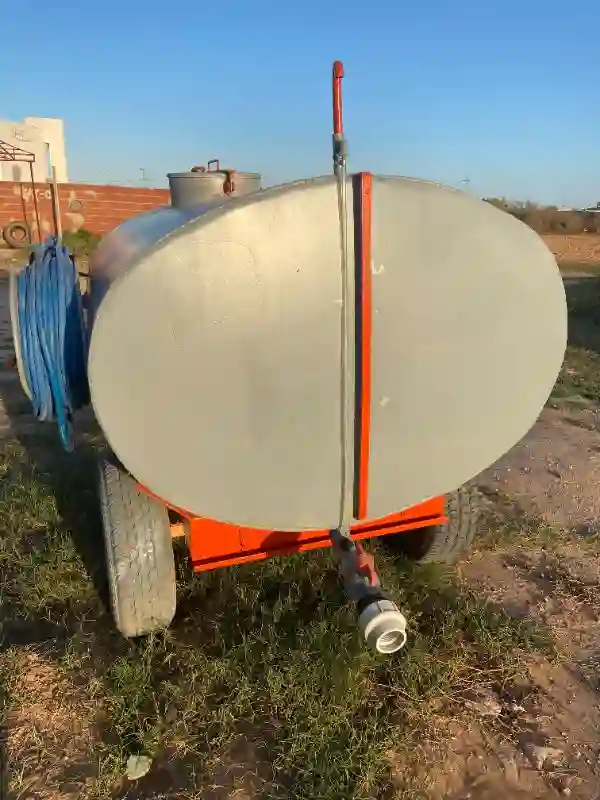Pompe De Traitement Agricole Pulvérisateur Avec Citerne 2000l