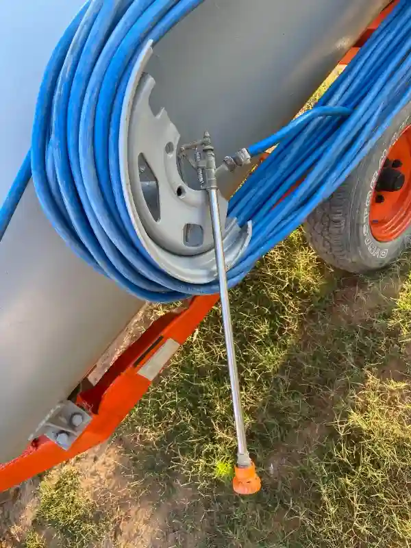 Pompe De Traitement Agricole Pulvérisateur Avec Citerne 2000l - Vue 3