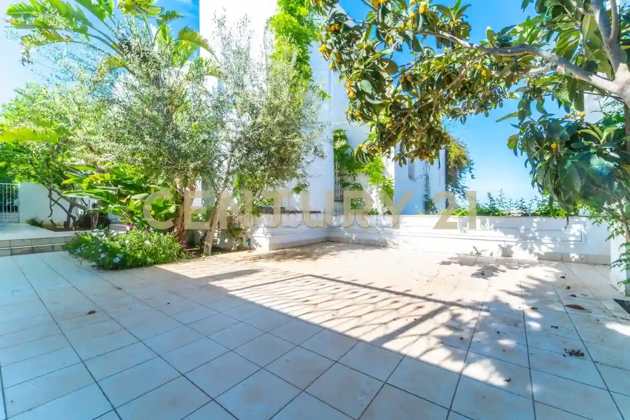 A Louer une Villa Située à el Menzah 9 - Vue 2