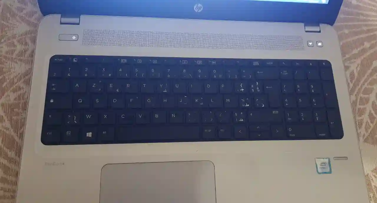 Pc Ordinateur Portable hp i7 à Ben Arous - Vue 3