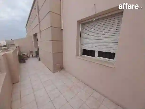 Riadh AL Andalouse Appartement S+4 A Vendre - Vue 8