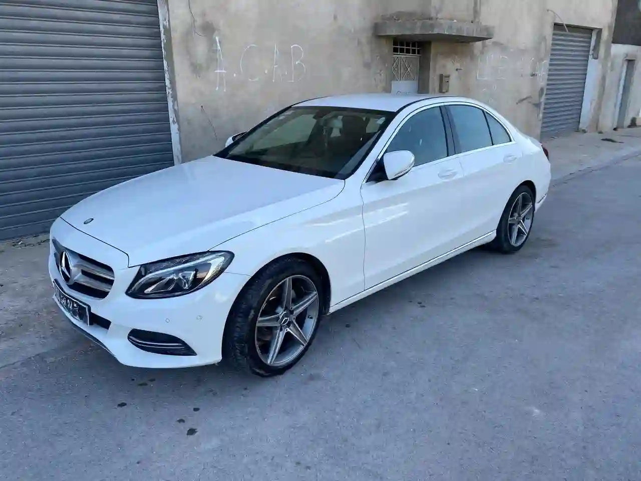 Mercedes C180 092015 Carplay Caméra Jantes amg à El Aouina