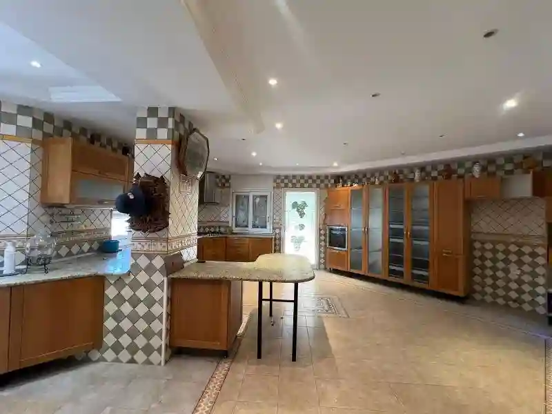 V482 Villa Royale Villa Mahrsi à Cite El Mahrsi 1 - Vue 1