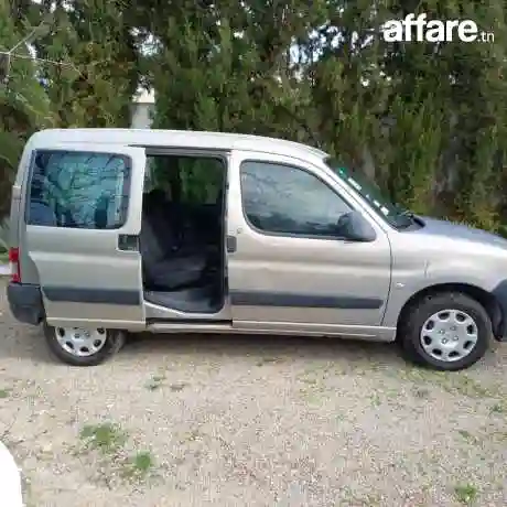 Peugeot Partner 5 Places Essence - Vue 5