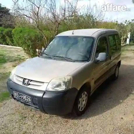 Peugeot Partner 5 Places Essence - Vue 7