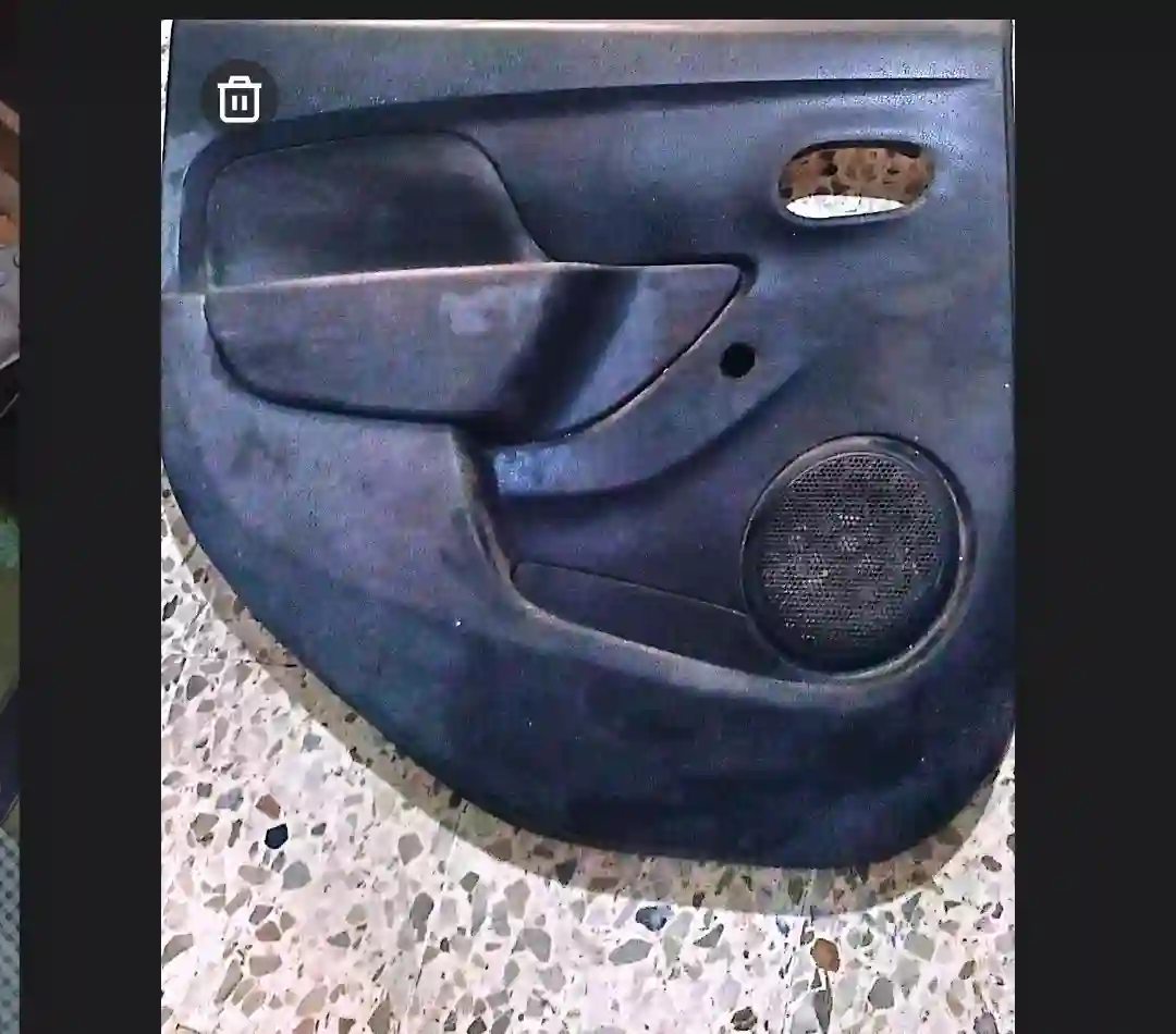 Pièce Porte Gauche Arrière Symbol 2 à Cite Azza 1