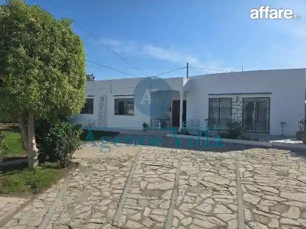une Grande Villa à la Soukra - Vue 11