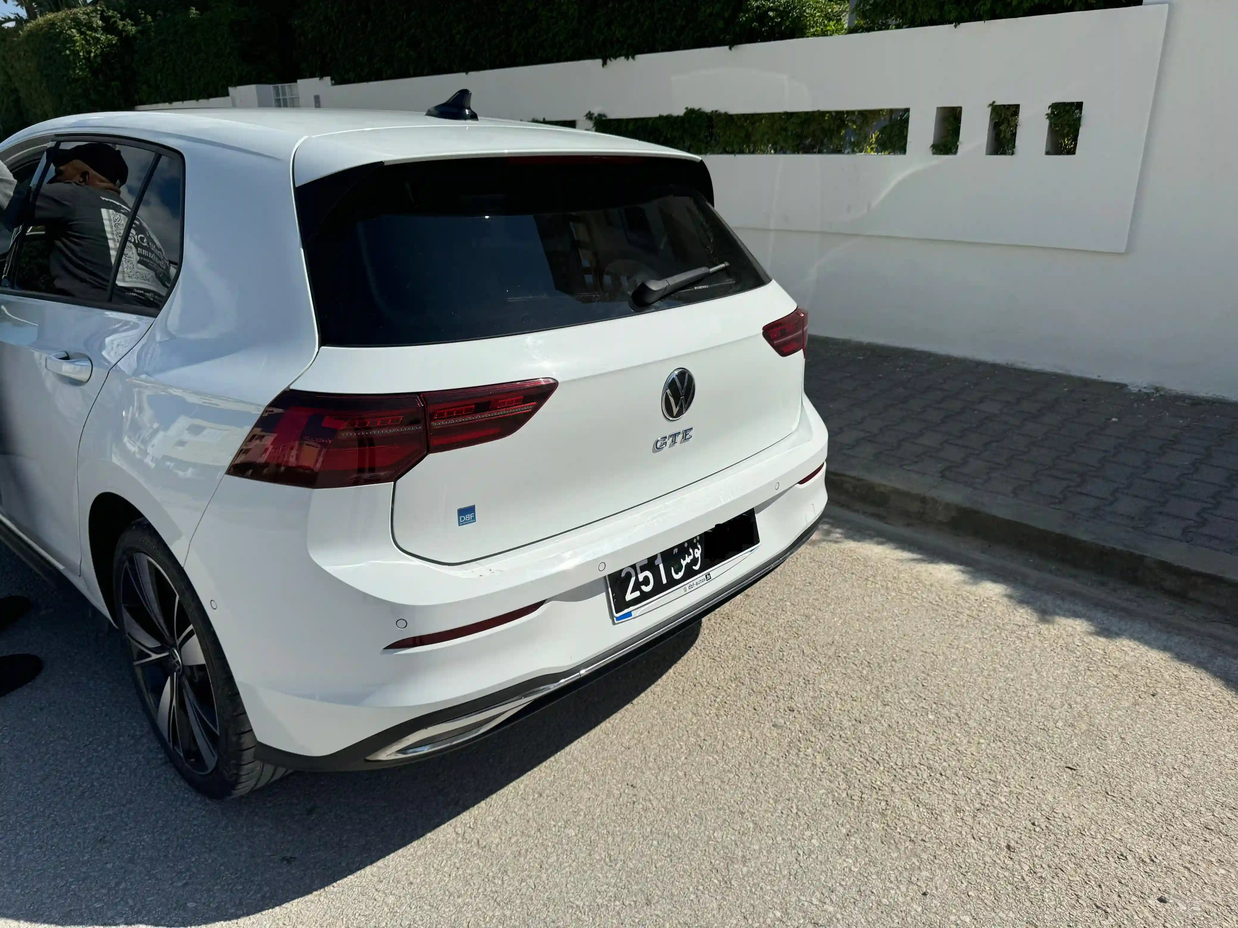 Golf 8 gte Hybride Essence à Chotrana 2 - Vue 1