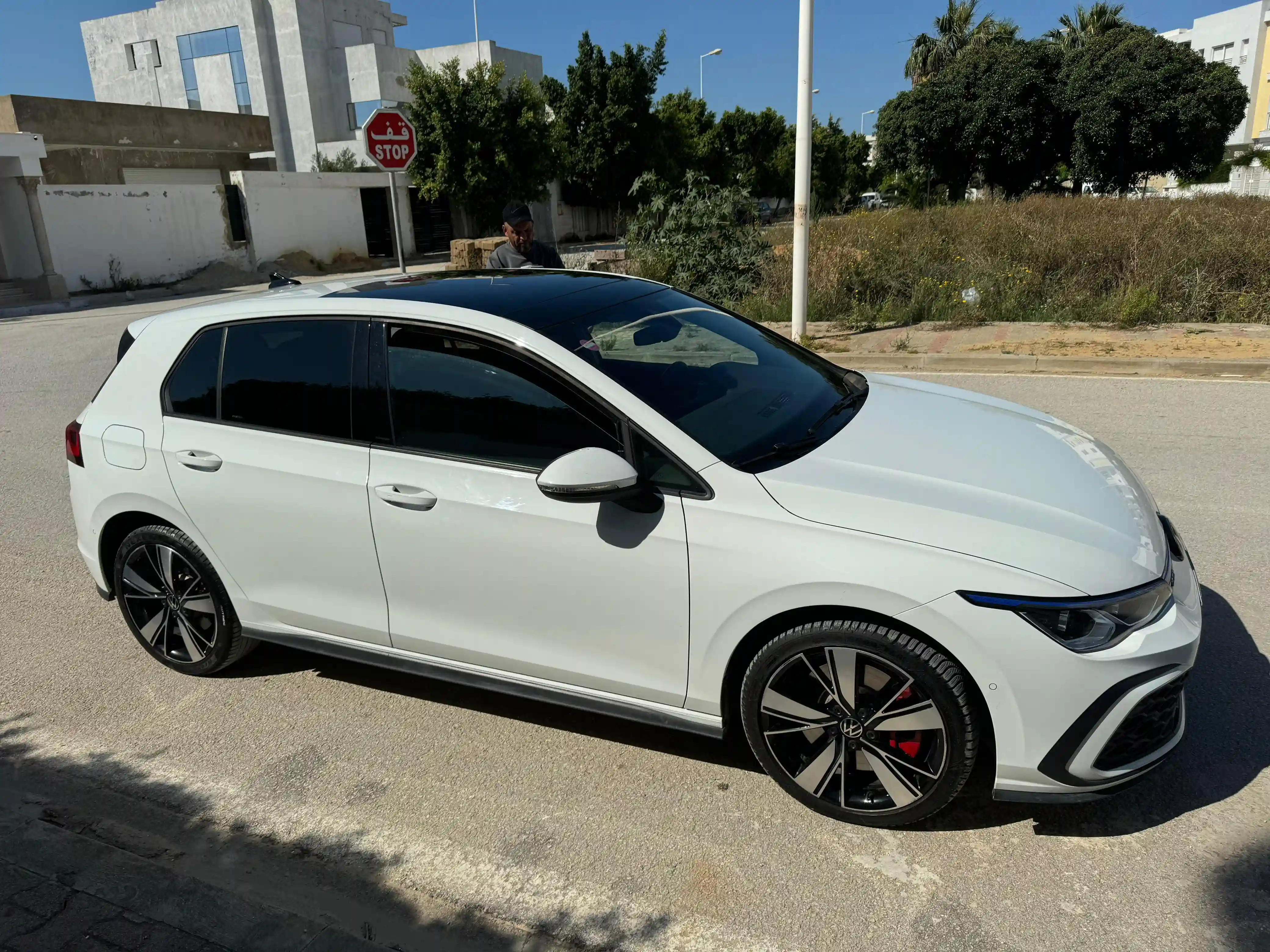 Golf 8 gte Hybride Essence à Chotrana 2 - Vue 2