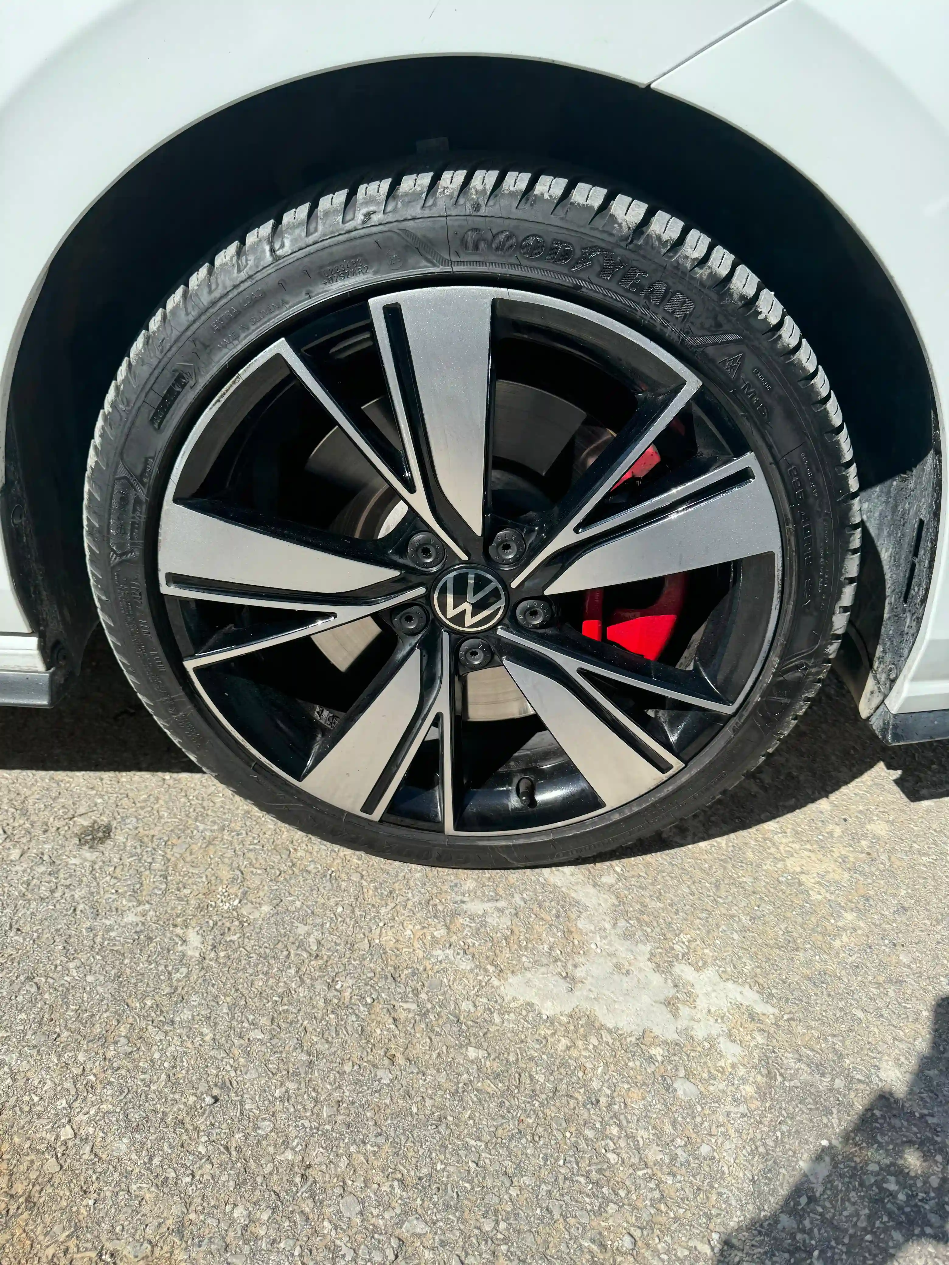 Golf 8 gte Hybride Essence à Chotrana 2 - Vue 3