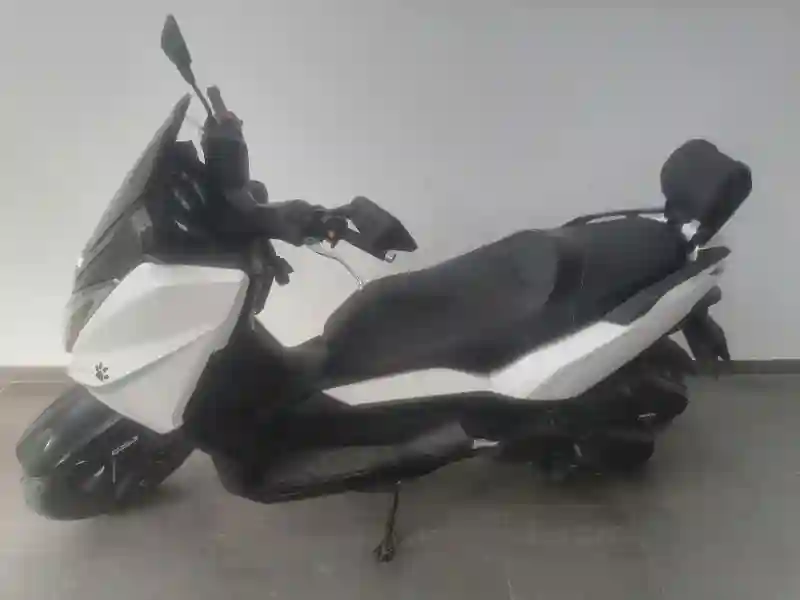 Mitt 125 gts Avec Carte Grise - Vue 4
