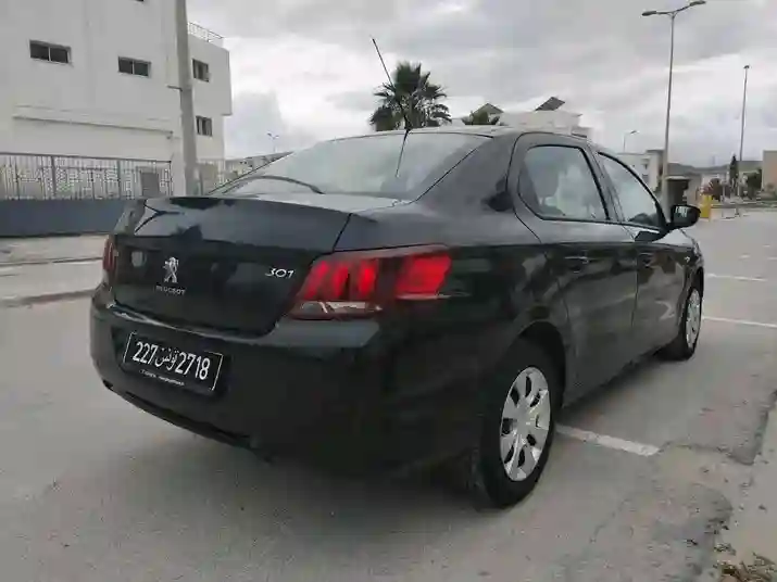 Peugeot 301 Access Première Main - Vue 5