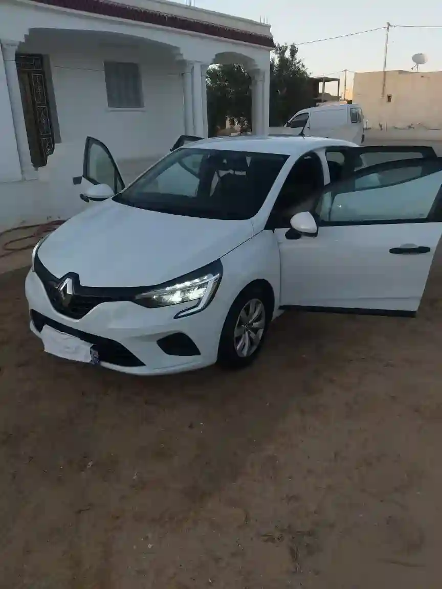 Renault Clio 10 TCe 100 BVM – Année 2021 – 128 000 km - Vue 1