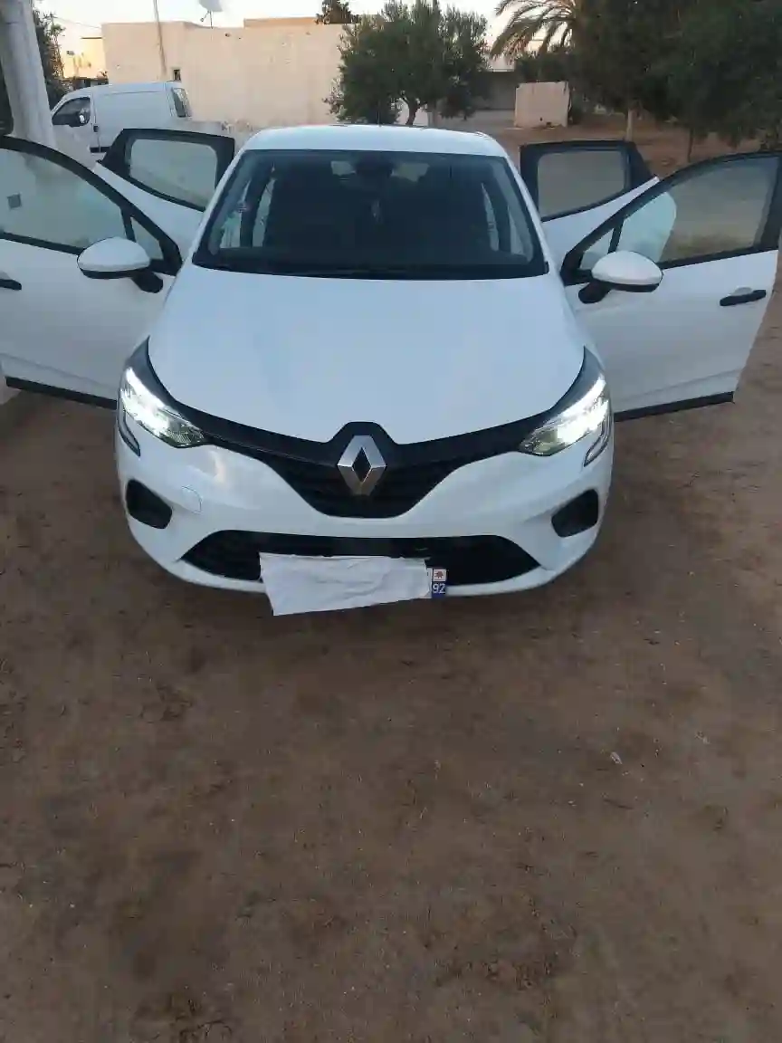 Renault Clio 10 TCe 100 BVM – Année 2021 – 128 000 km - Vue 4