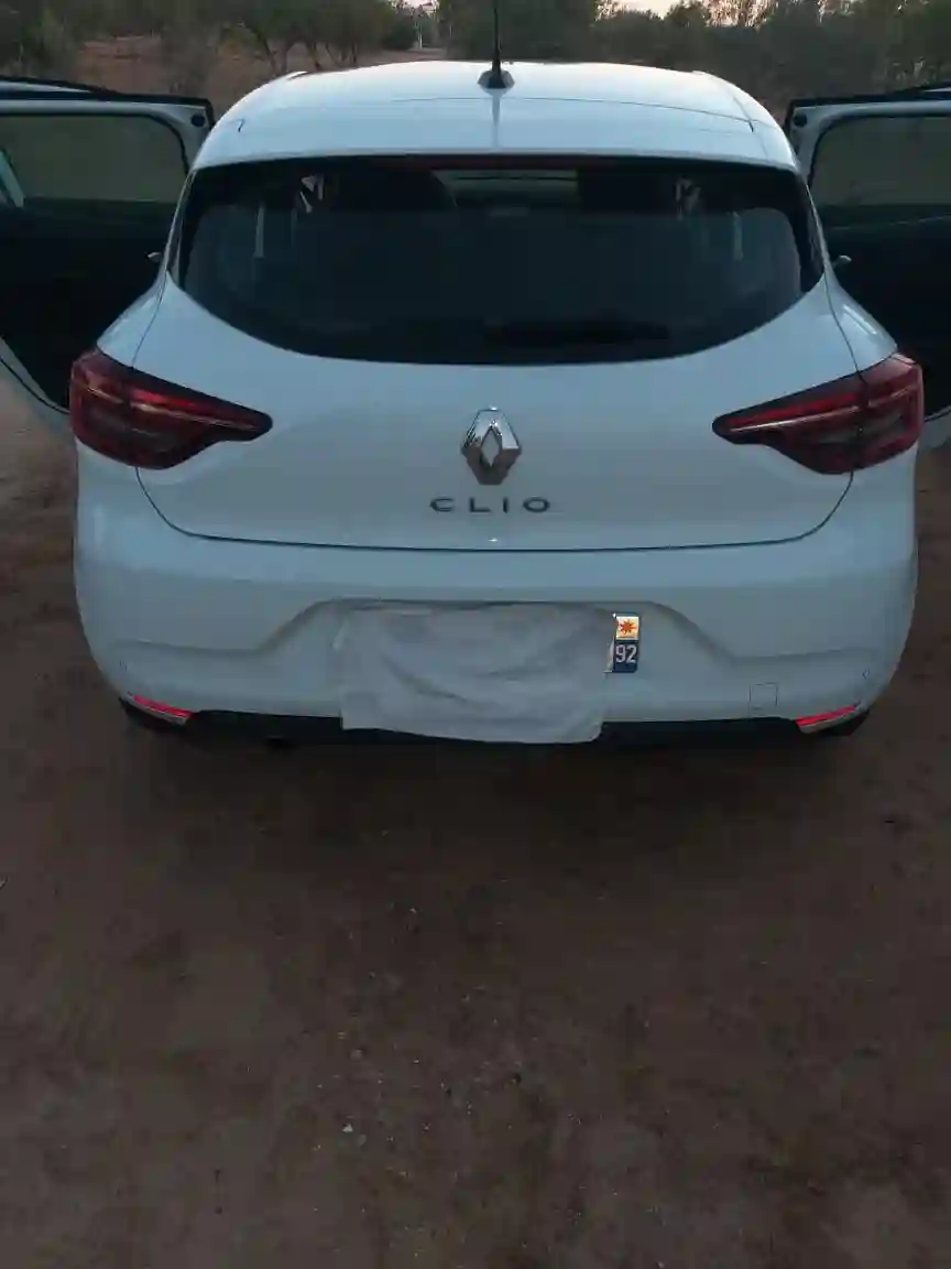 Renault Clio 10 TCe 100 BVM – Année 2021 – 128 000 km - Vue 5