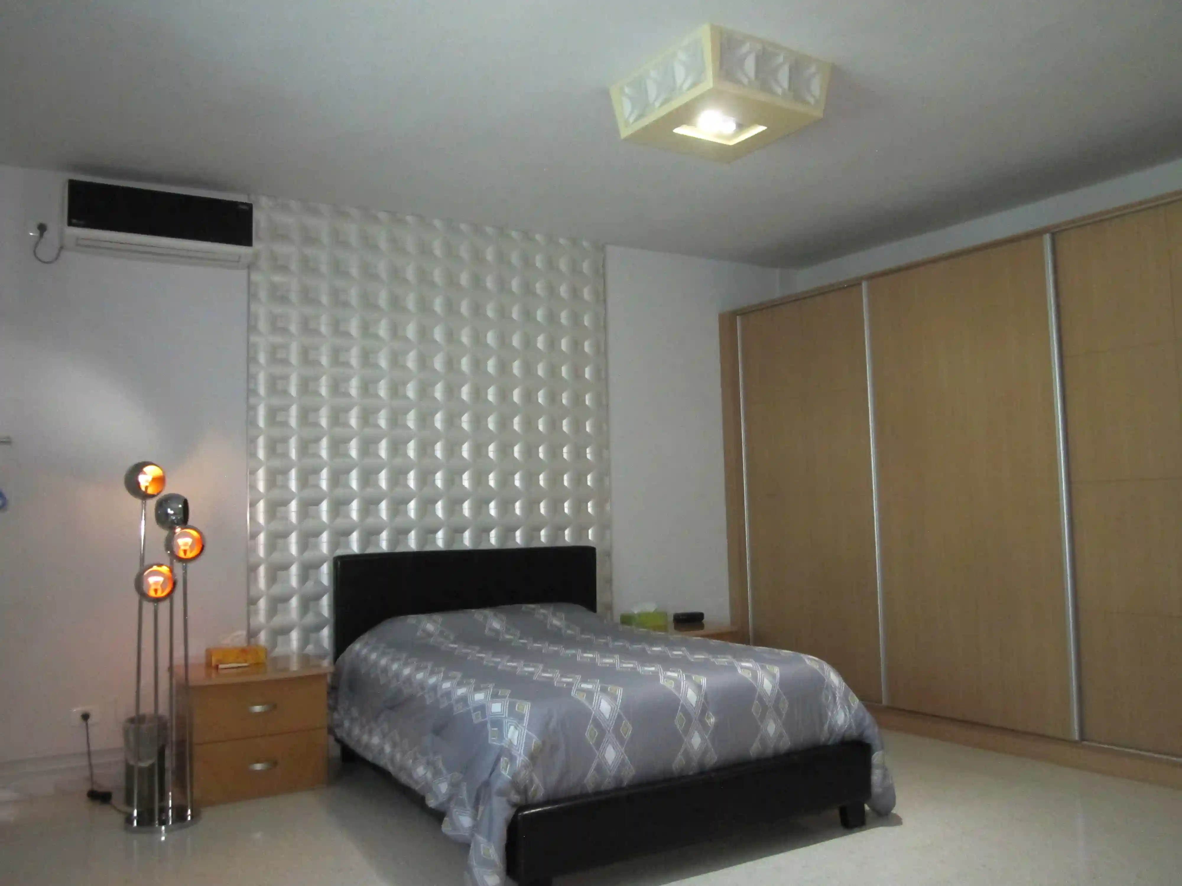Villa Moderne de Style Américain à Cite El Ghazala 1 - Vue 2