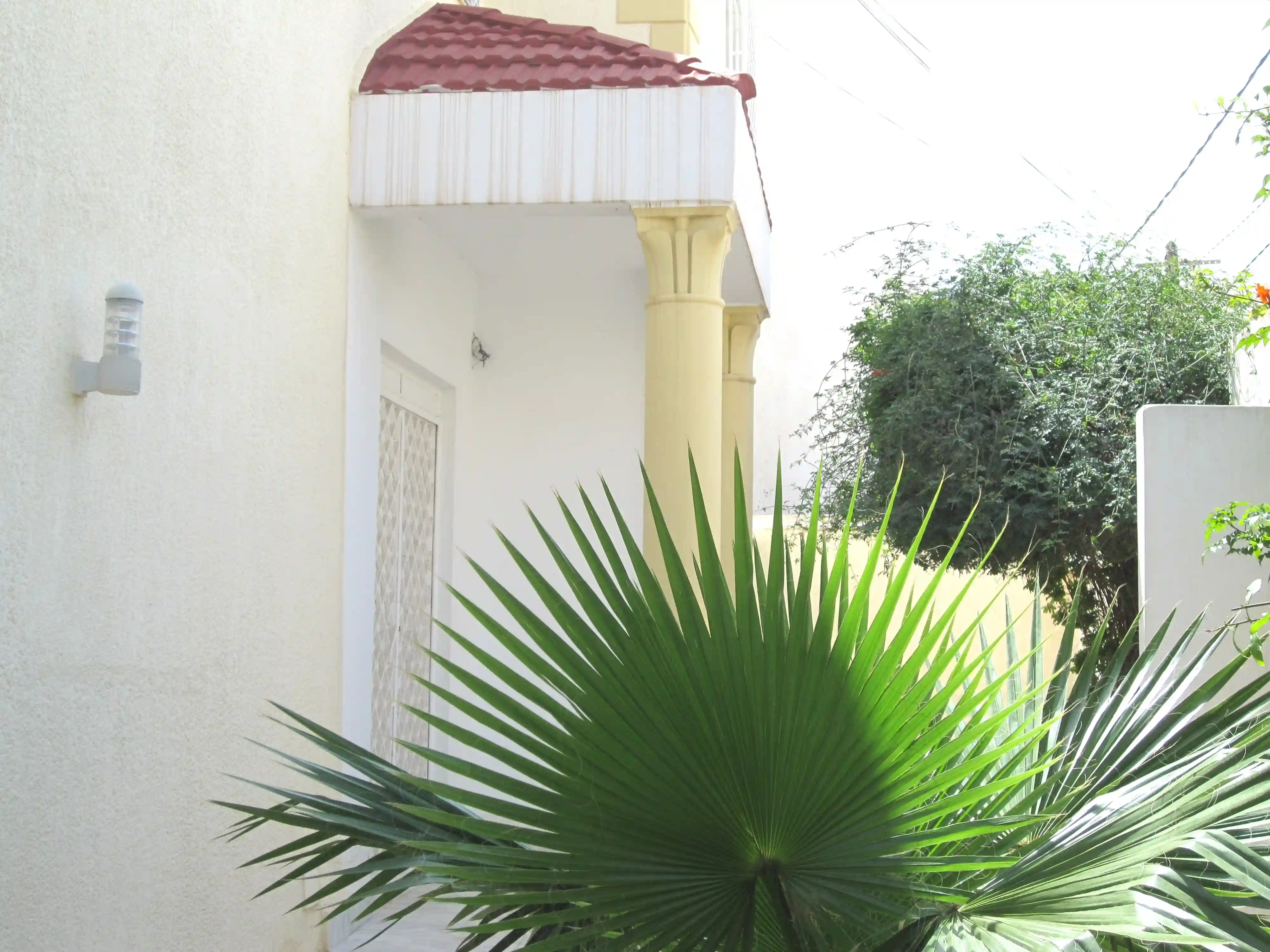 Villa Moderne de Style Américain à Cite El Ghazala 1 - Vue 3