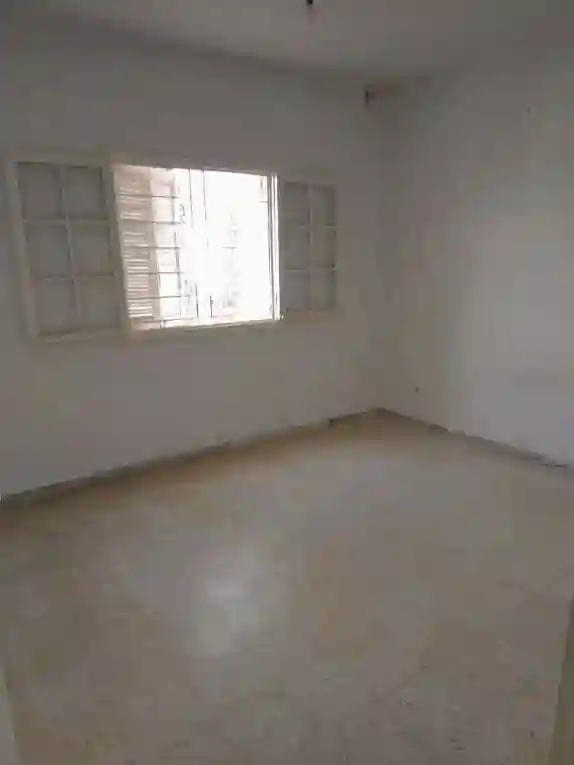 Appartement Salon et Deux Chambres à El Mourouj 2 - Vue 2
