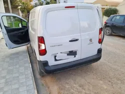 Voiture Neuve à Cite Ennasr 2